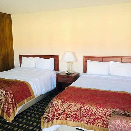 Big 12 Motel Broken Bow Экстерьер фото