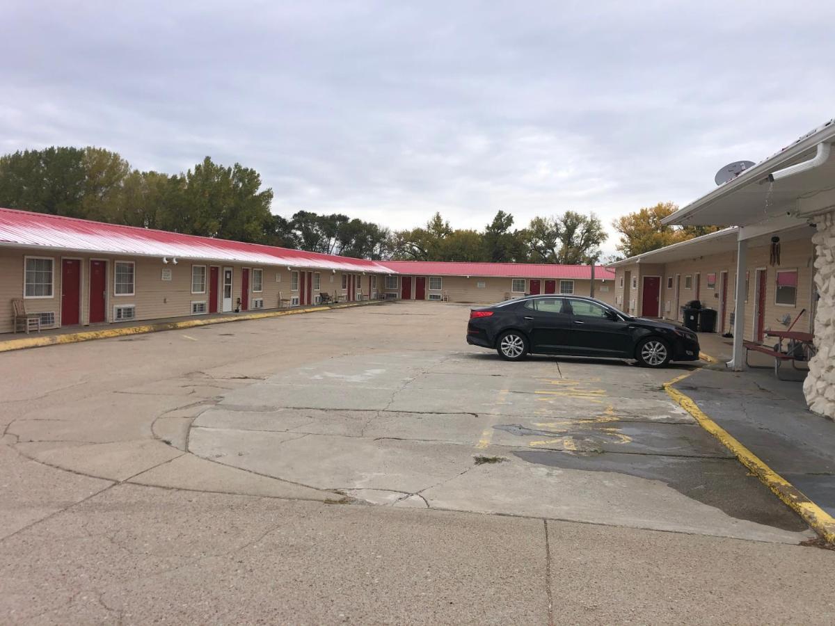 Big 12 Motel Broken Bow Экстерьер фото