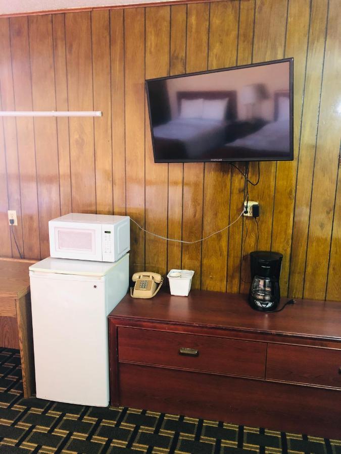 Big 12 Motel Broken Bow Экстерьер фото