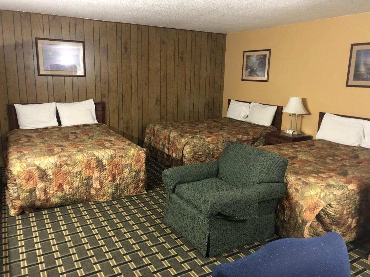 Big 12 Motel Broken Bow Экстерьер фото