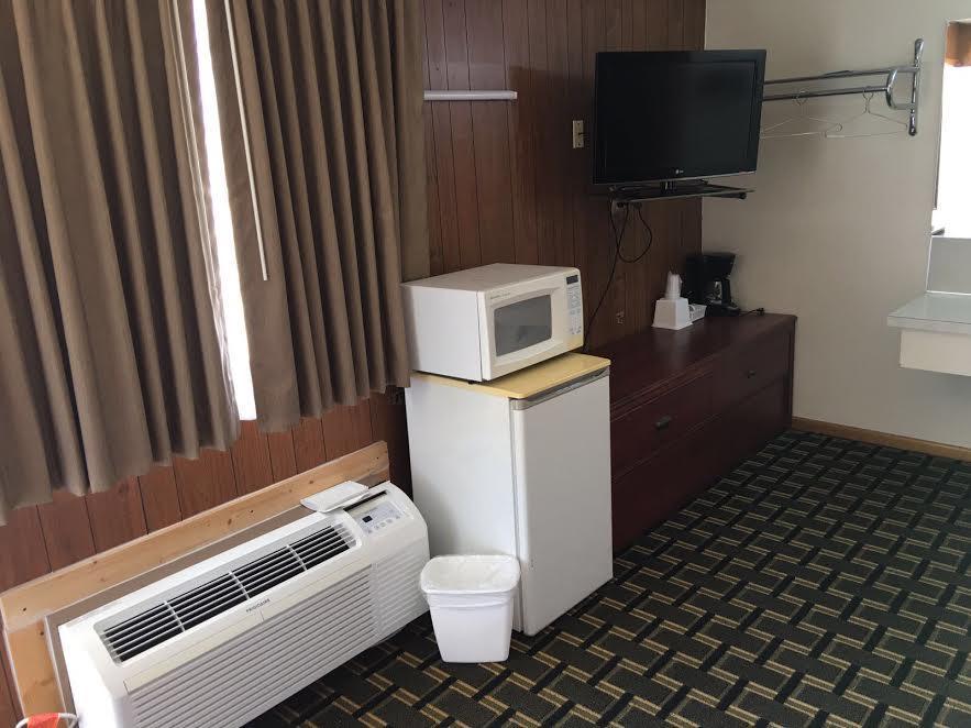 Big 12 Motel Broken Bow Экстерьер фото