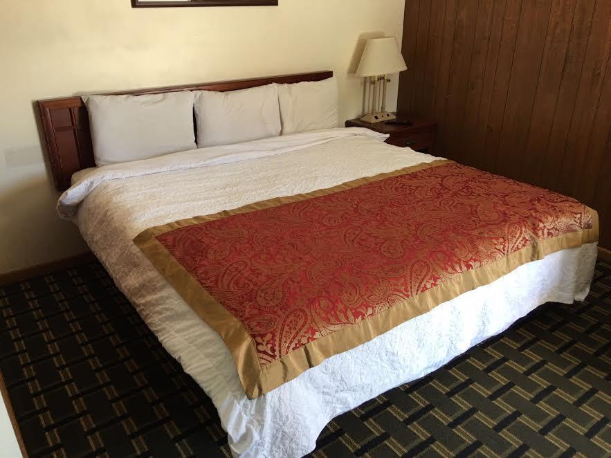 Big 12 Motel Broken Bow Экстерьер фото